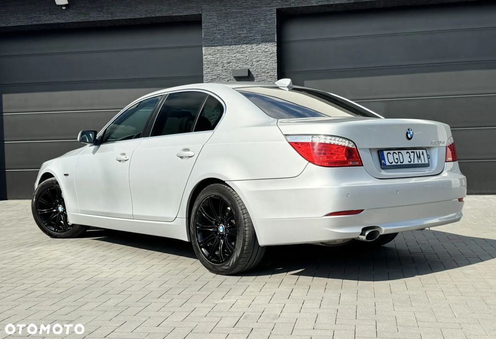 BMW Seria 5 520d Edition Exclusive - 4