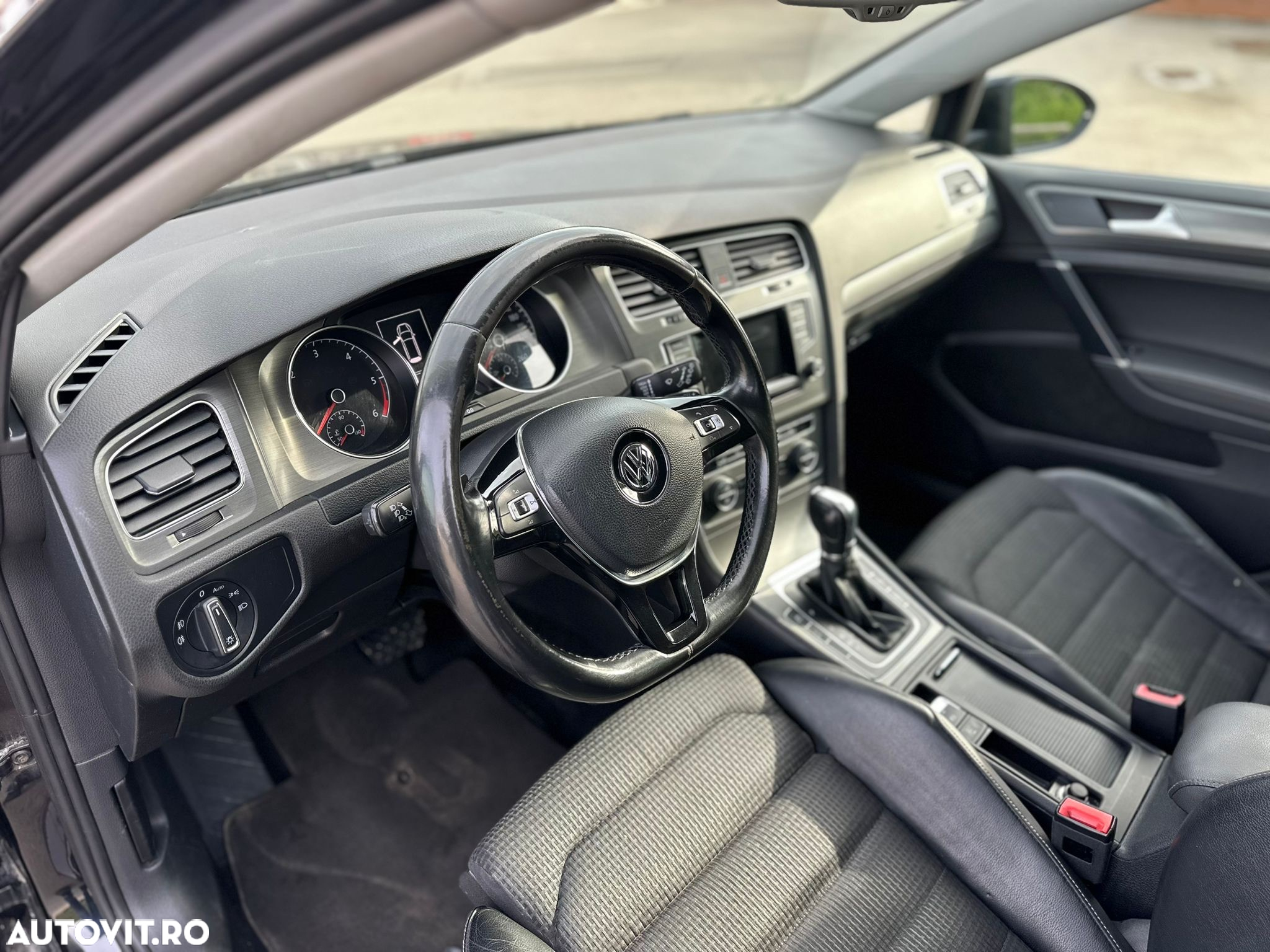 Volkswagen Golf - 13