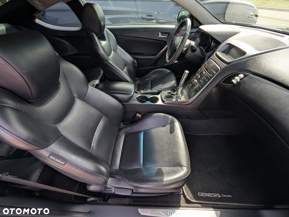 Hyundai Genesis Coupe 3.8 V6 Automatik - 6