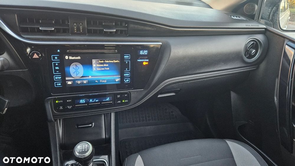 Toyota Auris 1.6 Comfort - 35