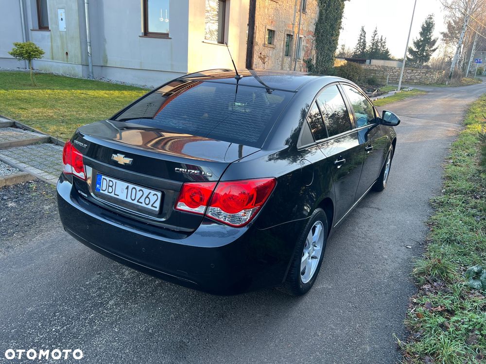 Chevrolet Cruze 1.6 - 5