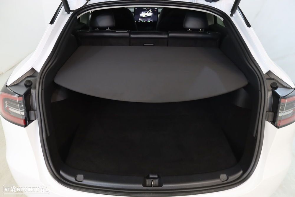 Tesla Model Y RWD - 18