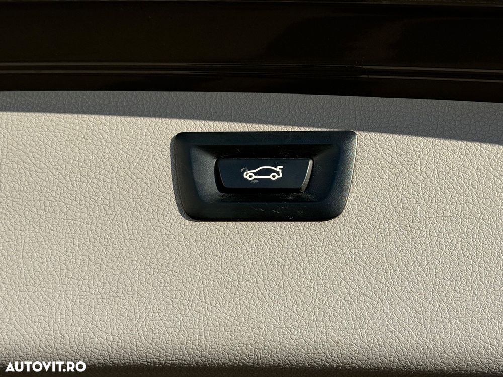 BMW Seria 3 320d Touring Aut. Efficient Dynamics Edition - 28