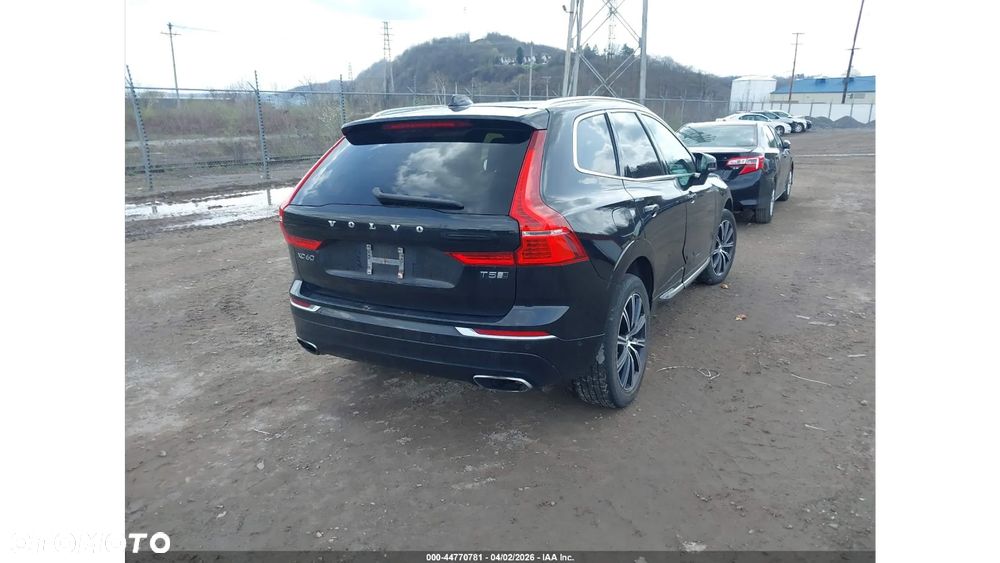 Volvo XC 60 T5 AWD Inscription - 4