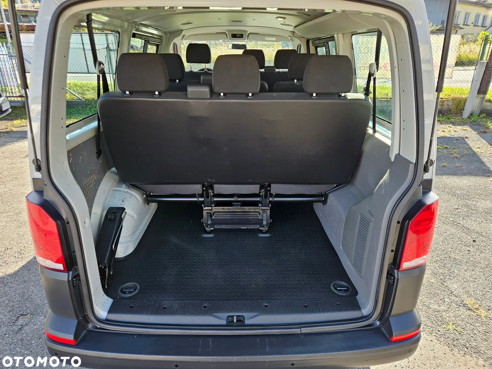 Volkswagen Caravelle 6.1 2.0 TDI L1 Comfortline - 8