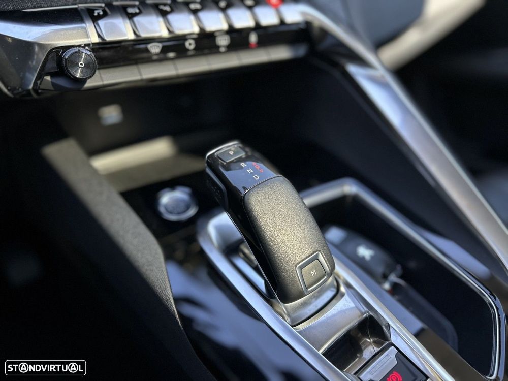 Peugeot 3008 1.2 PureTech Allure EAT8 - 14