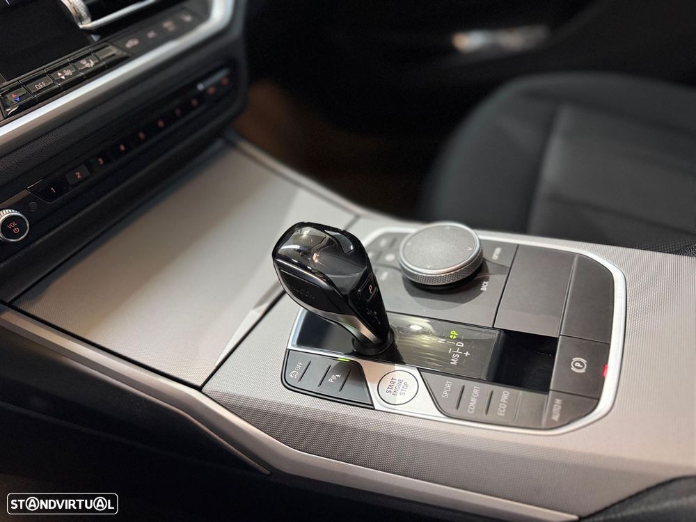 BMW 320 d Touring Line Sport Auto - 24