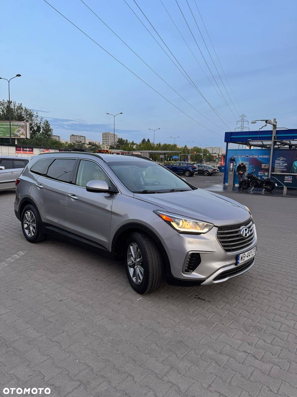 Hyundai Grand Santa Fe - 12