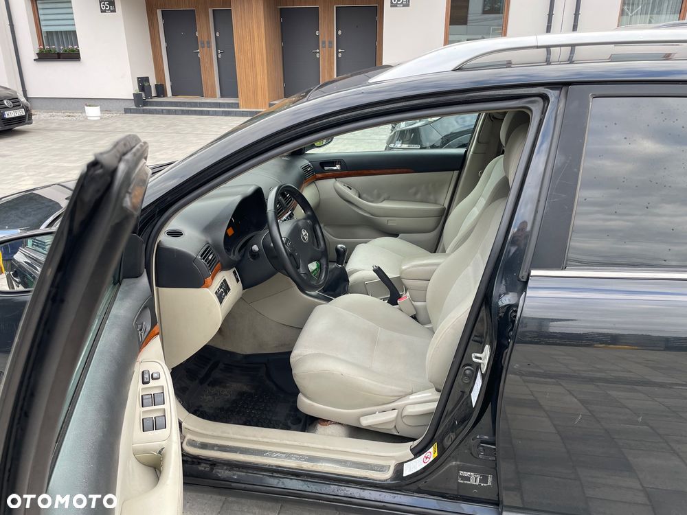 Toyota Avensis 1.8 VVT-i Sol Premium - 7