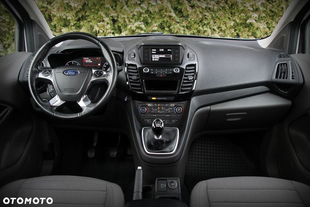 Ford Tourneo Connect Grand - 14