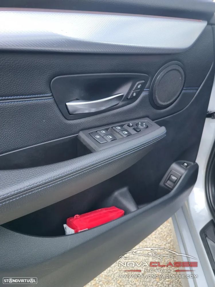 BMW 225xe Active Tourer Pack M - 11