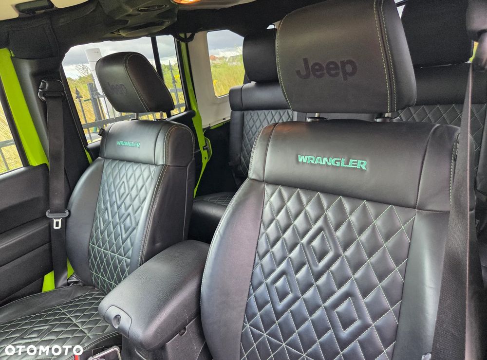 Jeep Wrangler - 15