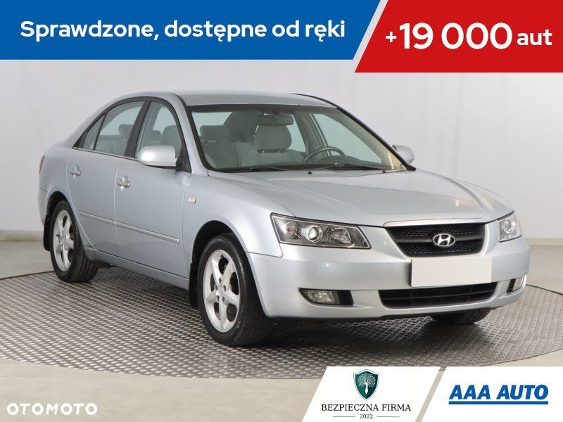 Hyundai Sonata - 1