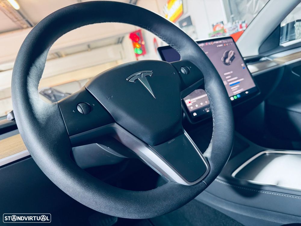 Tesla Model 3 - 28