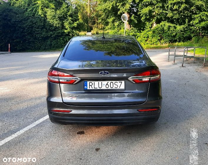 Ford Fusion - 6