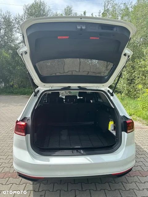 Volkswagen Passat - 15