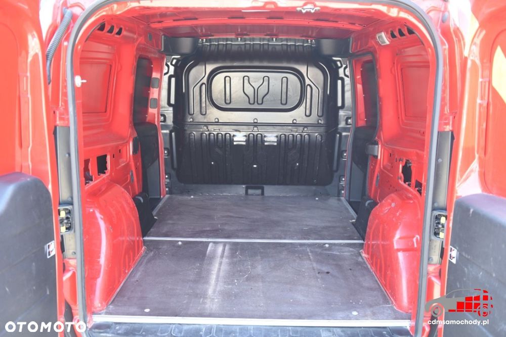 Opel COMBO - 17