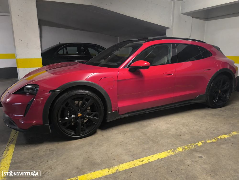 Porsche Taycan Cross Turismo 4 - 2