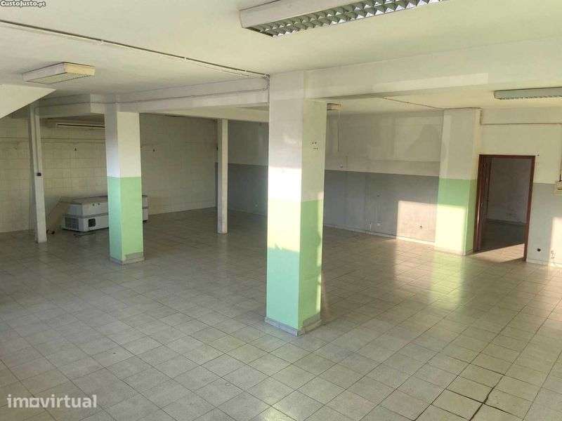 Loja com 184,5m2 próxima campo de futebol da Sanjoanense - Grande imagem: 4/7