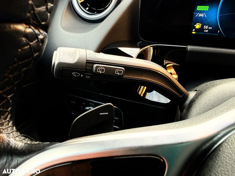 Mercedes-Benz GLA 250 e 8G-DCT Special Edition - 19