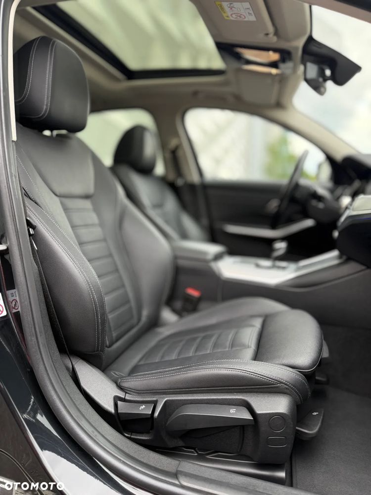BMW Seria 3 320d Luxury Line - 13