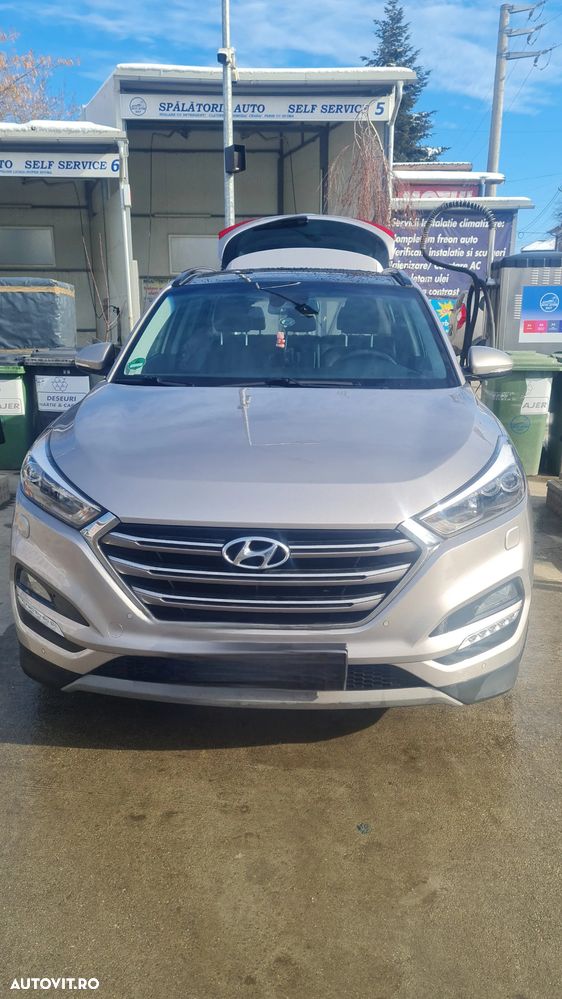 Hyundai Tucson 2.0 CRDI 4WD Automatik Premium - 2
