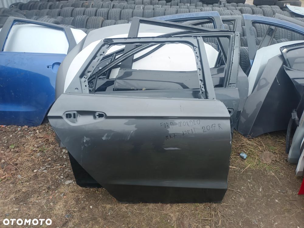Drzwi prawe tylne tył mondeo MK5 kombi - 1