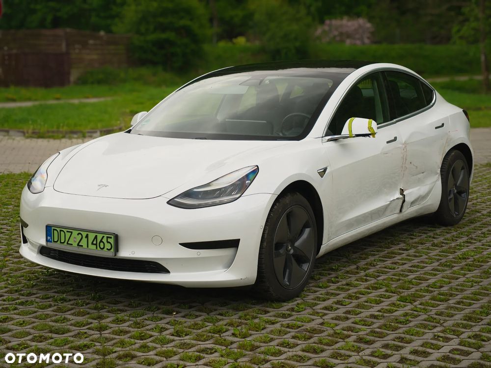 Tesla Model 3 Standard Reichweite Plus Hinterradantrieb - 4