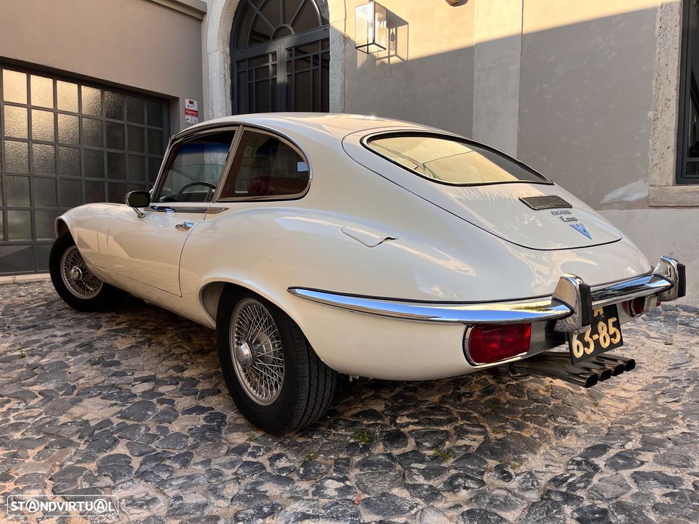 Jaguar E-Type - 12