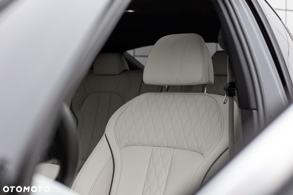 BMW X6 xDrive40d mHEV - 21