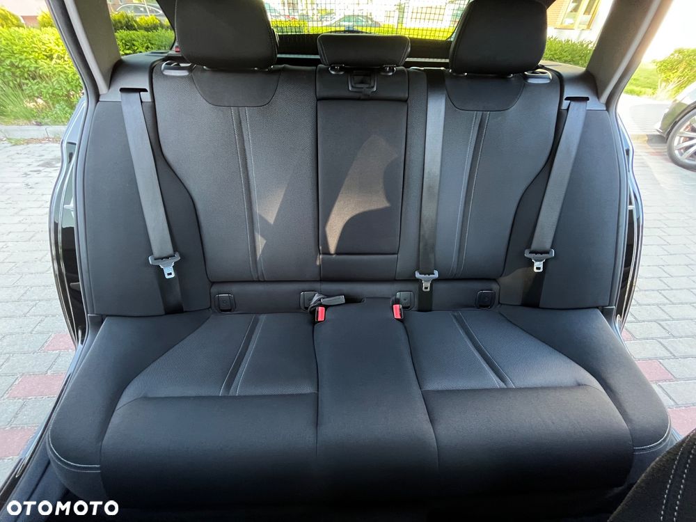 BMW Seria 3 320d Sport Line Shadow - 28