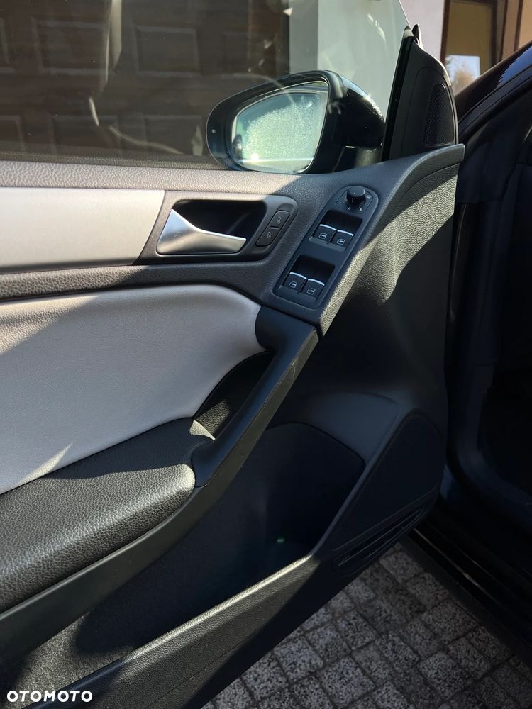 Volkswagen Golf - 18