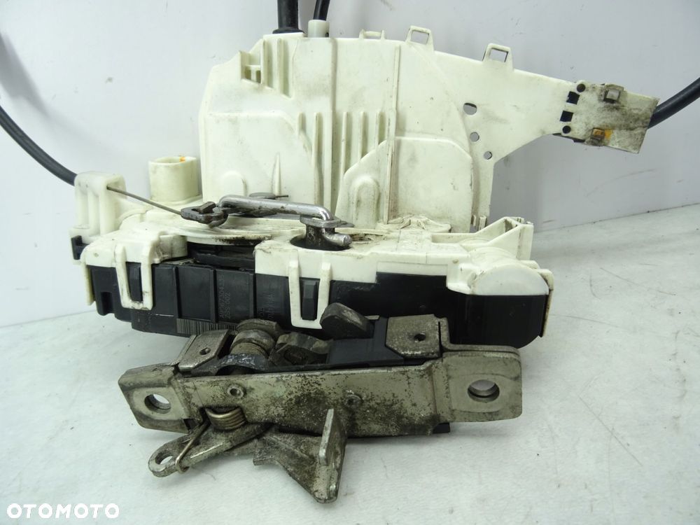 Zamek drzwi przesuwnych Mercedes Sprinter III W910 2006-2013 A9067304335 - 1