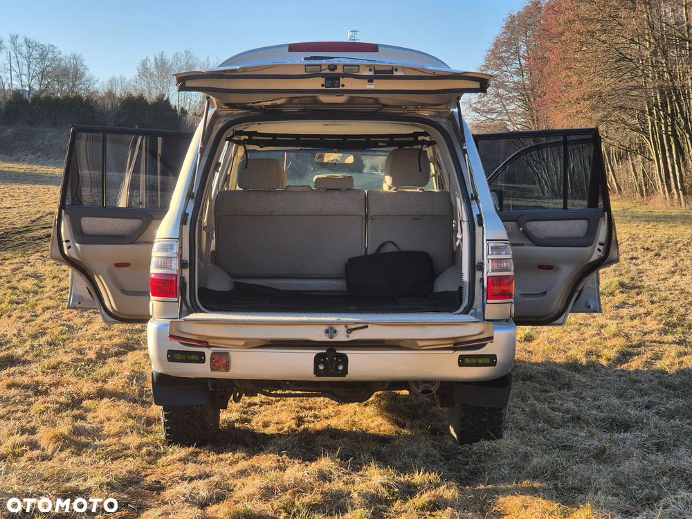 Toyota Land Cruiser - 28