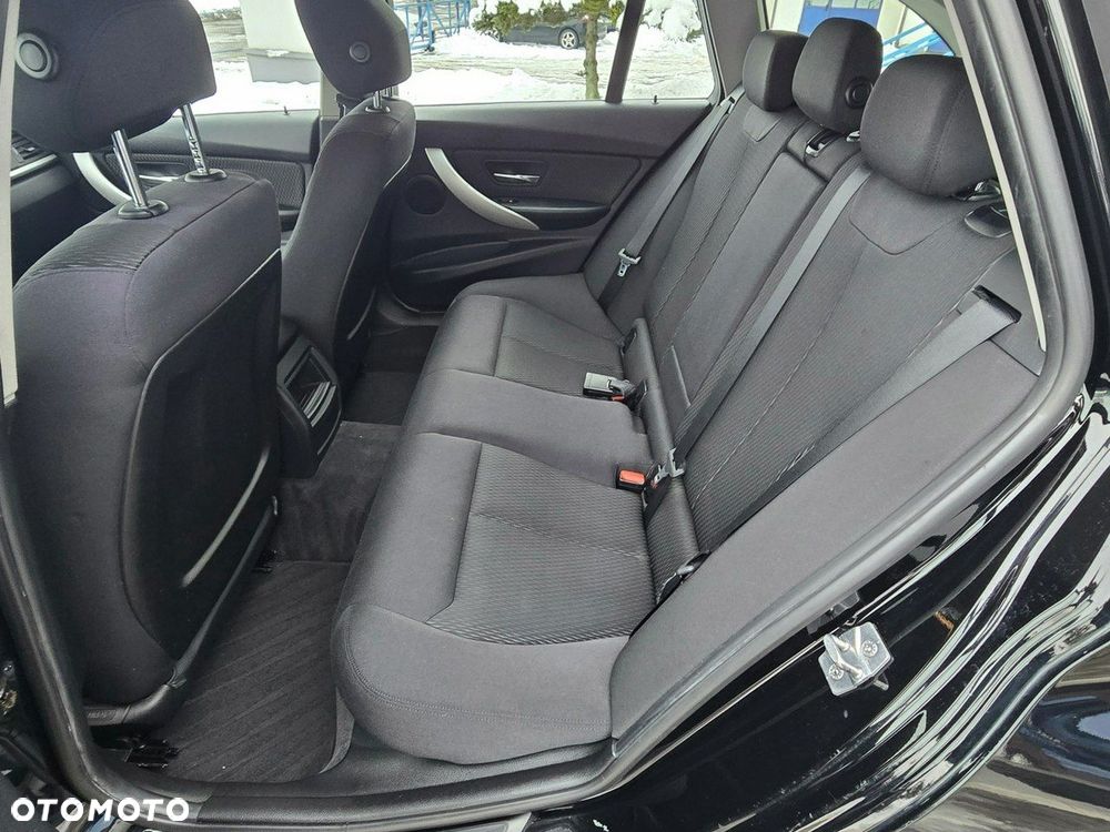 BMW Seria 3 318d - 24