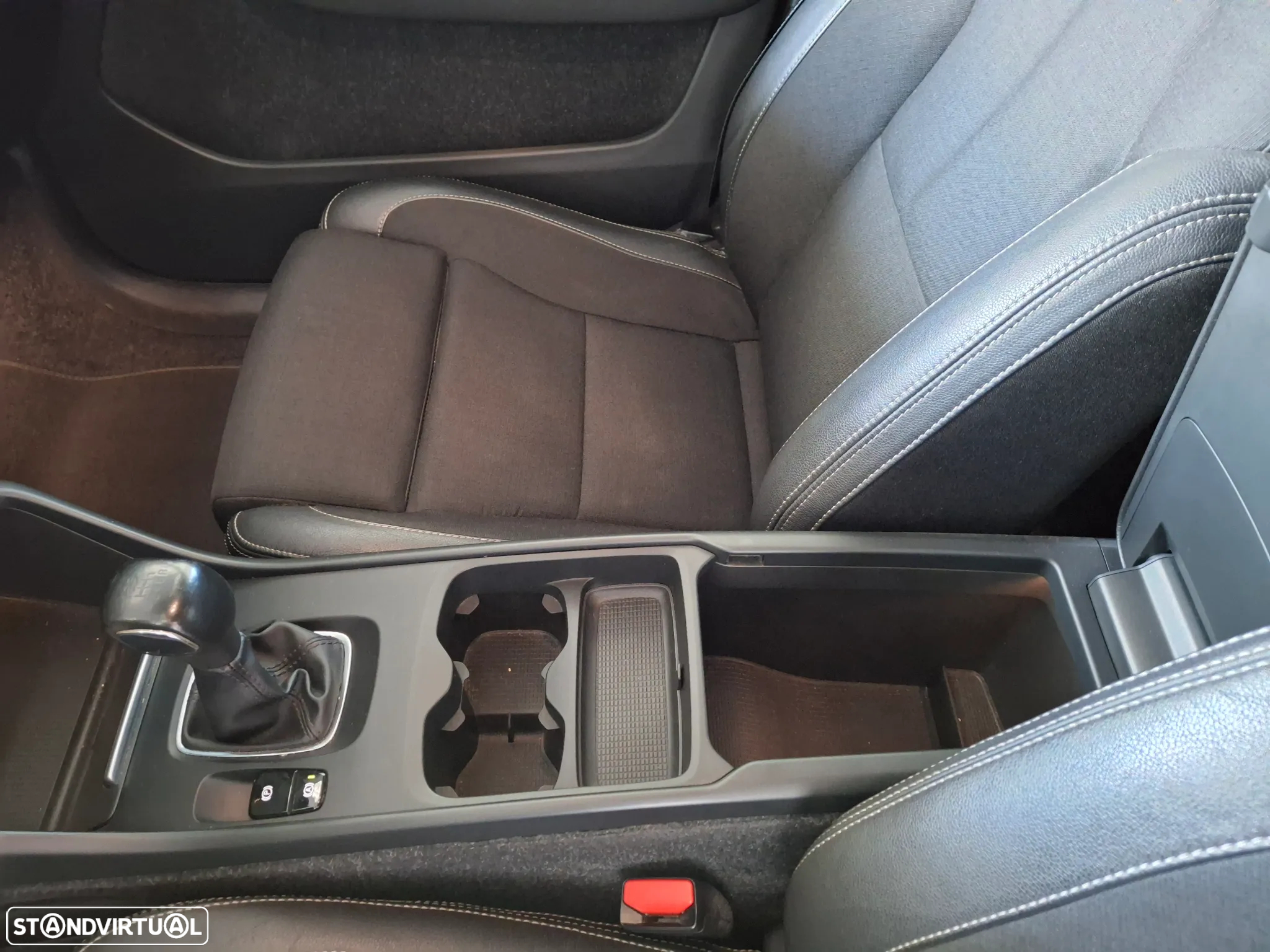 Volvo XC 40 2.0 D3 Momentum - 23