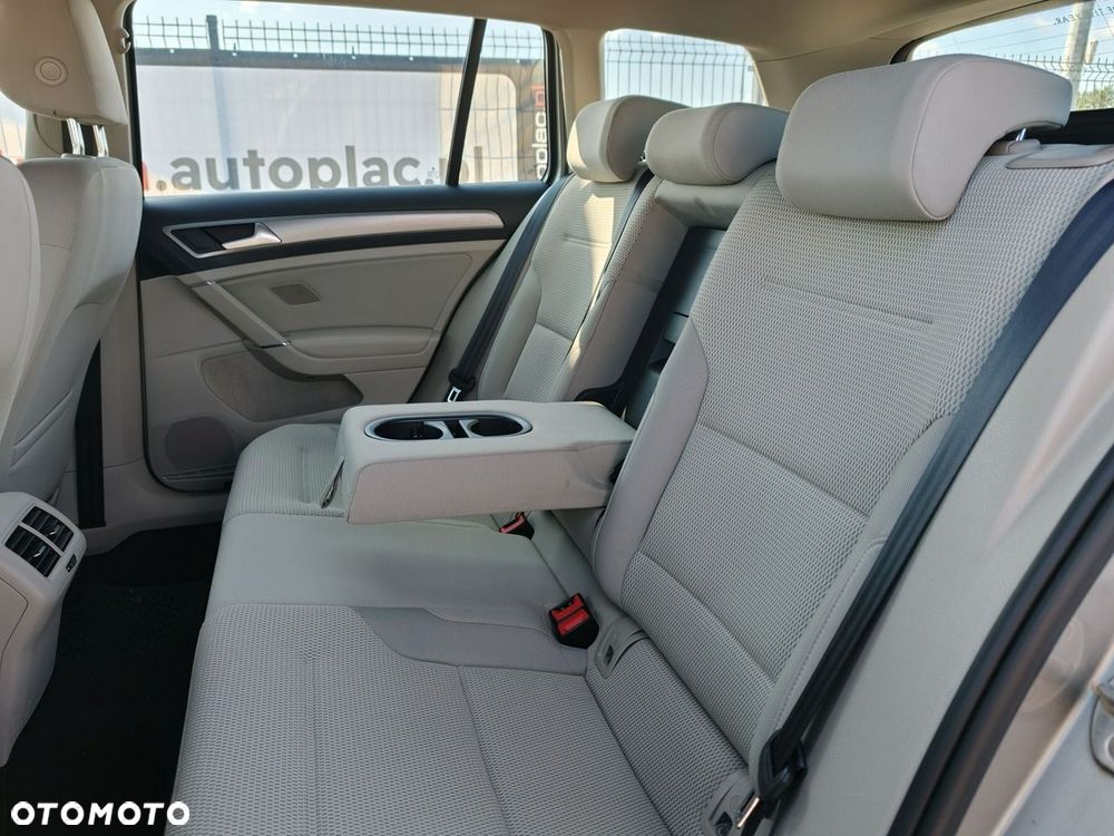 Volkswagen Golf - 20