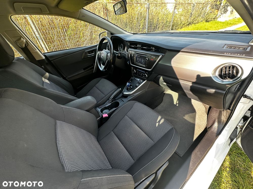 Toyota Auris 1.8 HSD Luna - 19