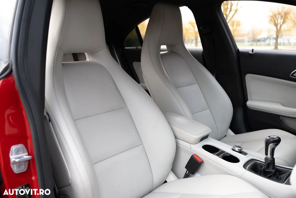 Mercedes-Benz CLA 200 AMG Line - 17