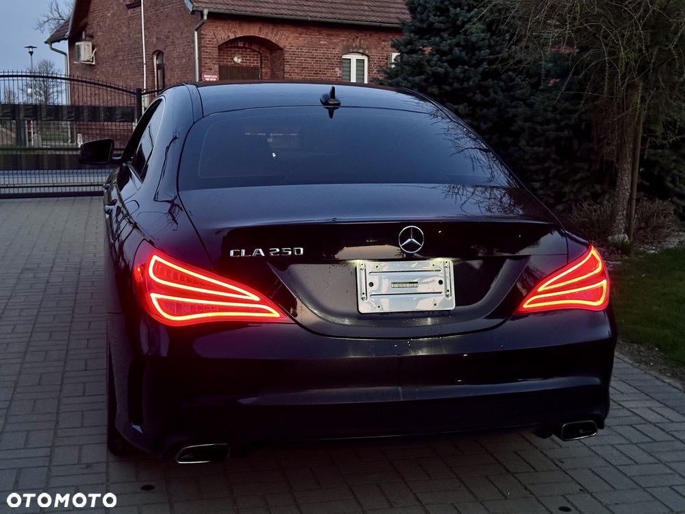Mercedes-Benz CLA 250 7G-DCT AMG Line - 22
