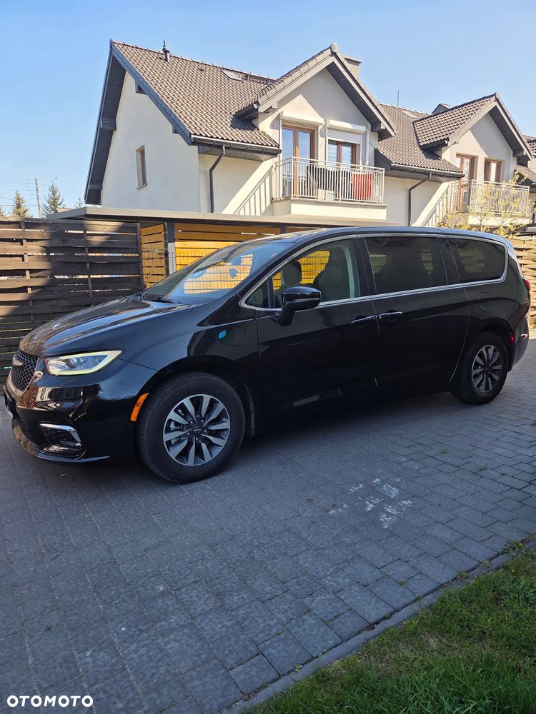 Chrysler Pacifica - 20