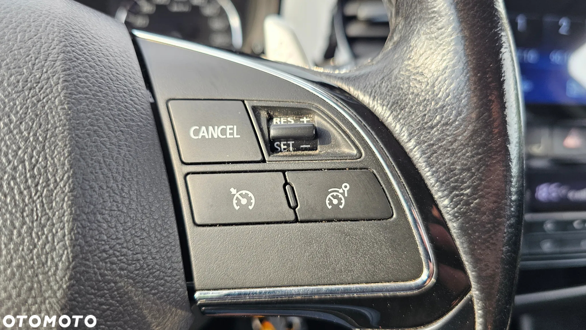 Mitsubishi Outlander 2.0 Instyle Navi 4WD CVT - 28