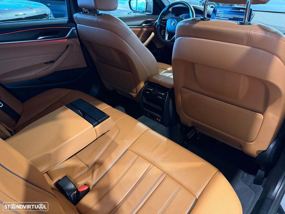 BMW 530 e Line Luxury — fotografia 26
