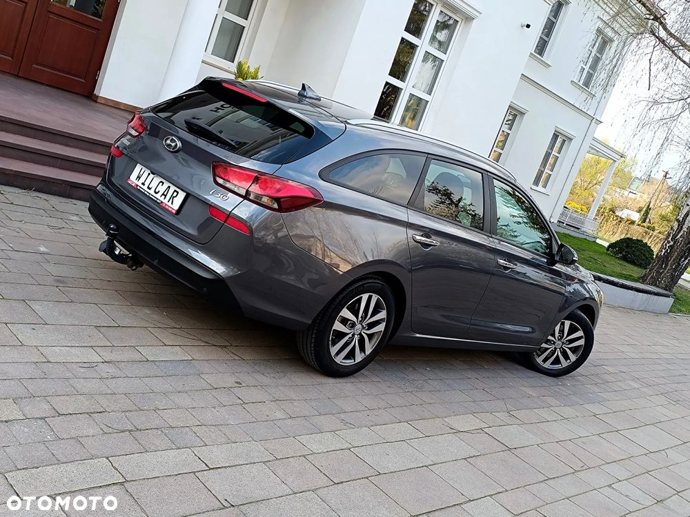 Hyundai i30 blue Kombi 1.6 CRDi Style - 13