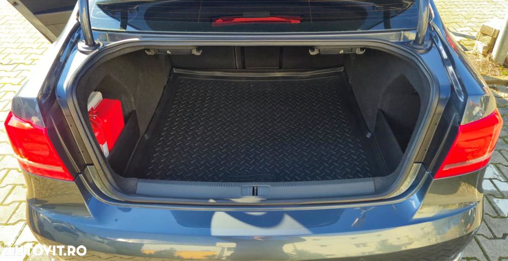 Volkswagen Passat 2.0 TDI BlueMotion Tehnology Comfortline - 14