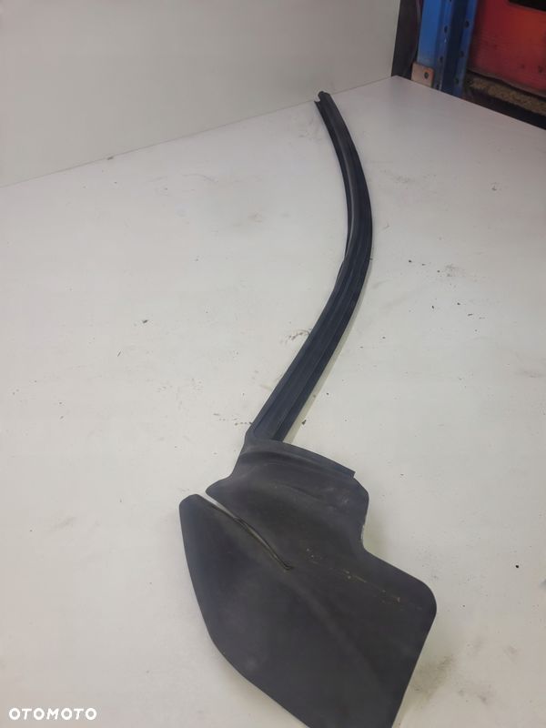 USZCZELKA PRAWA SZYBY AUDI A3 CABRIO 8P7837479A - 2