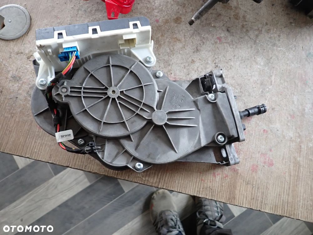 MERCEDES W213 MODUŁ STEROWNIK KOMPUTER STEROWNIK KLAPY TYŁ A2139000500 - 1