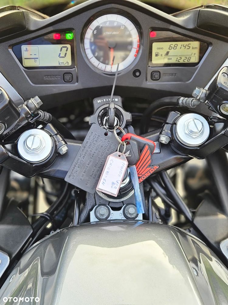 Honda VFR - 10