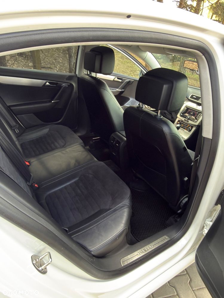 Volkswagen Passat - 8
