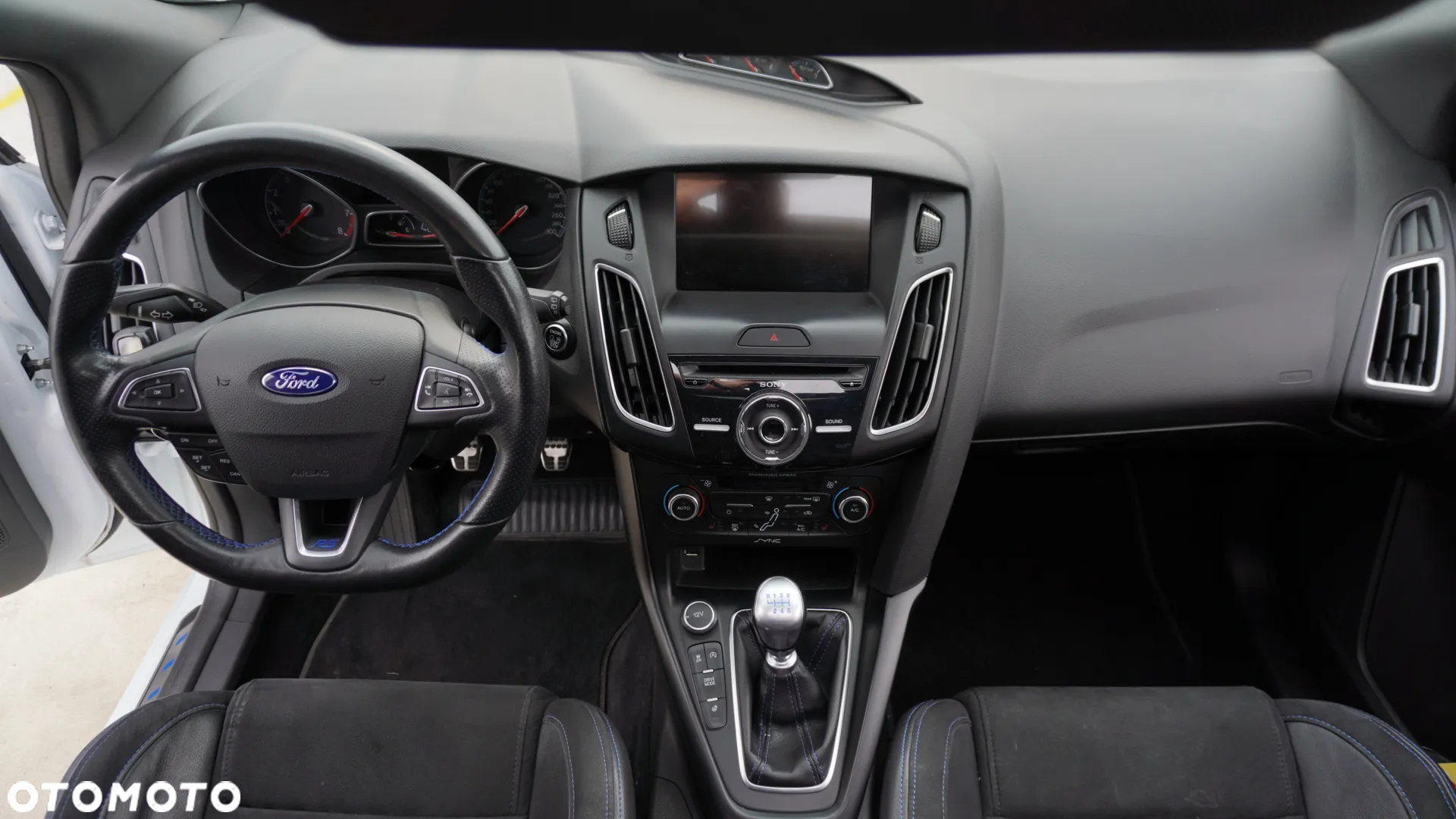 Ford Focus 2.3 EcoBoost RS - 11